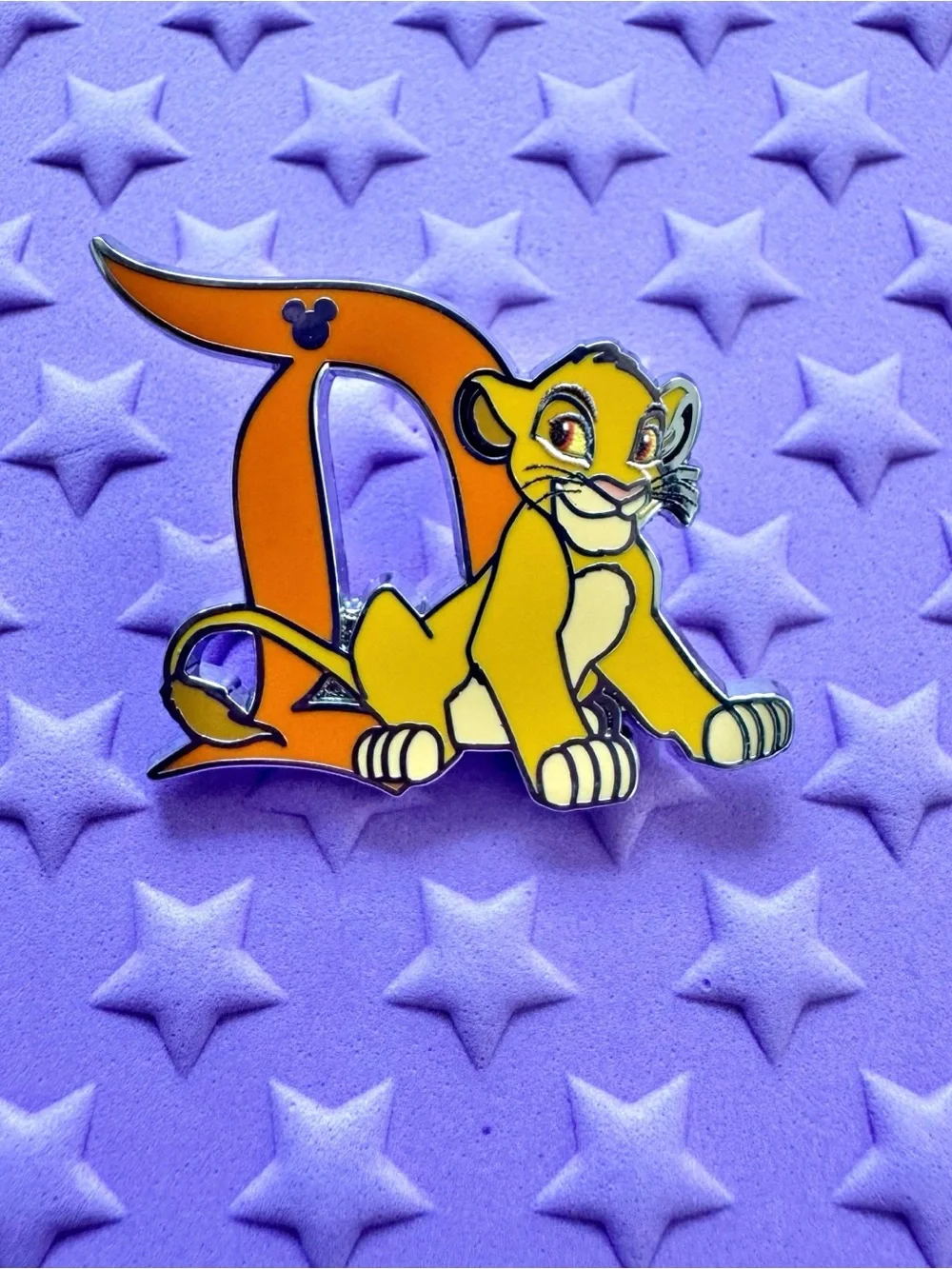 Disneyland Hidden Disney Pin - Simba D Pin 2025 Wave A Lion King - Picture 1 of 3